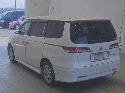 Honda ELYSION  с аукциона в Японии
