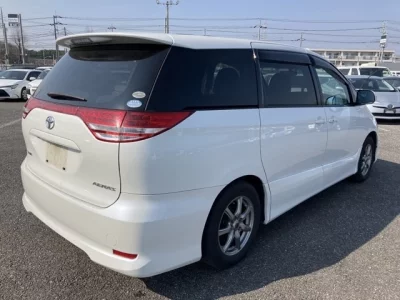 Toyota ESTIMA  с аукциона в Японии