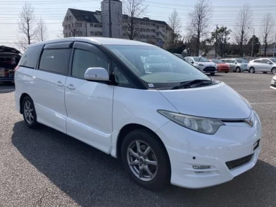 Toyota ESTIMA  с аукциона в Японии