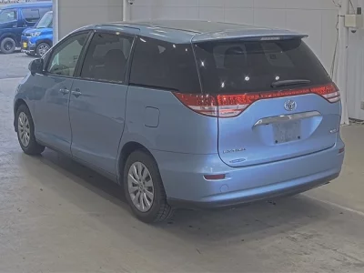 Toyota ESTIMA  с аукциона в Японии