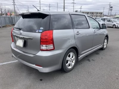 Toyota WISH  с аукциона в Японии