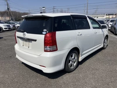 Toyota WISH  с аукциона в Японии