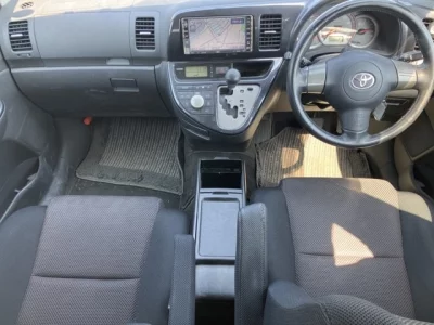 Toyota WISH  с аукциона в Японии