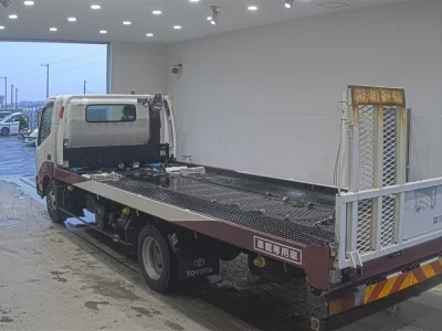 Toyota DYNA  с аукциона в Японии