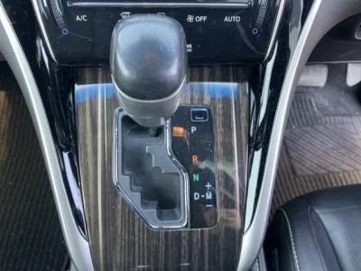 Toyota HARRIER  с аукциона в Японии