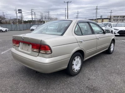 Nissan Sunny