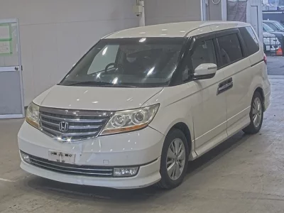 Honda ELYSION  с аукциона в Японии