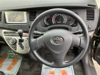 Toyota ISIS лот № 30169 оценка 4  с аукциона в Японии 2