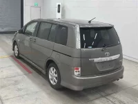 Toyota ISIS лот № 30169 оценка 4  с аукциона в Японии 1