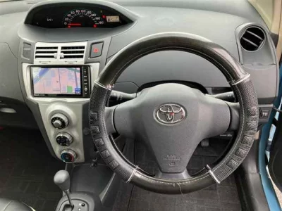Toyota VITZ  с аукциона в Японии
