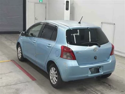Toyota VITZ  с аукциона в Японии