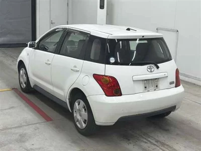 Toyota IST  с аукциона в Японии