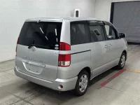 Toyota NOAH лот № 90178 оценка 3.5  с аукциона в Японии 4