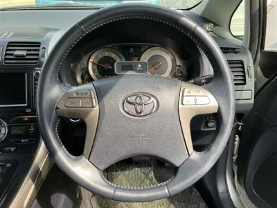 Toyota BLADE