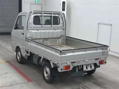 Nissan NT100 Clipper