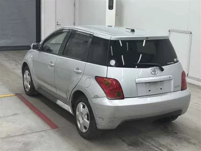 Toyota IST  с аукциона в Японии