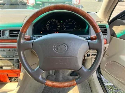 Toyota PROGRES  с аукциона в Японии