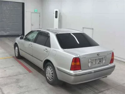 Toyota PROGRES  с аукциона в Японии