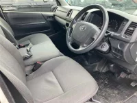 Toyota HIACE VAN лот № 30071 оценка 3.5  с аукциона в Японии 6