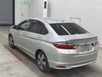 Honda GRACE лот № 30096 оценка 4  с аукциона в Японии 1
