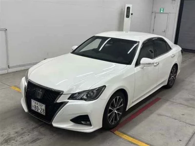Toyota CROWN  с аукциона в Японии