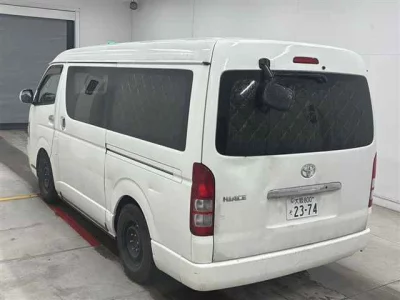 Toyota HIACE  с аукциона в Японии