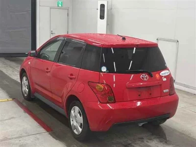 Toyota IST  с аукциона в Японии