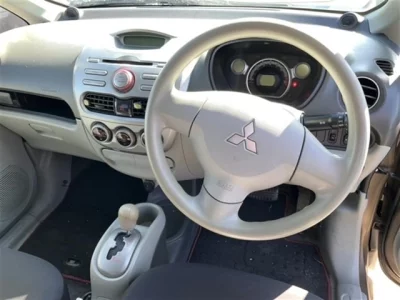 Mitsubishi i