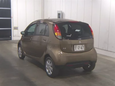 Mitsubishi i