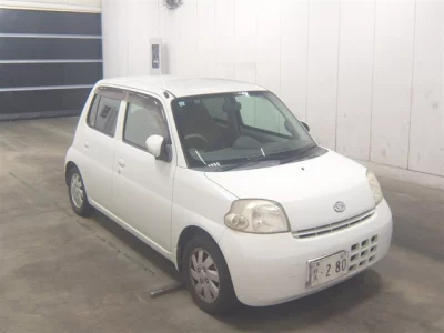 Daihatsu Esse