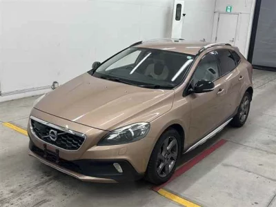 Volvo V40  с аукциона в Японии
