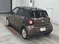Smart FORFOUR лот № 90267 оценка 3.5  с аукциона в Японии 1