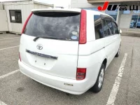 Toyota ISIS лот № 1045 оценка R  с аукциона в Японии 4