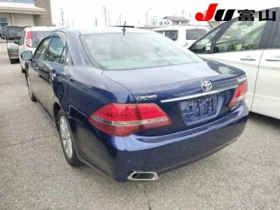 Toyota CROWN  с аукциона в Японии