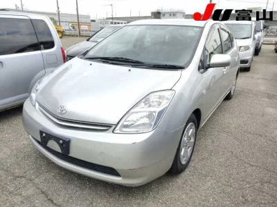 Toyota Prius  с аукциона в Японии