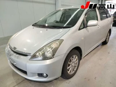 Toyota WISH  с аукциона в Японии
