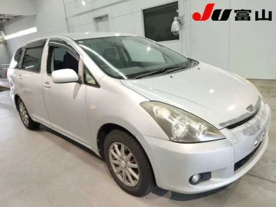 Toyota WISH  с аукциона в Японии