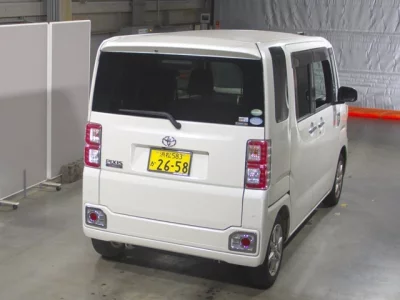 Toyota PIXIS MEGA