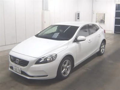 Volvo V40  с аукциона в Японии