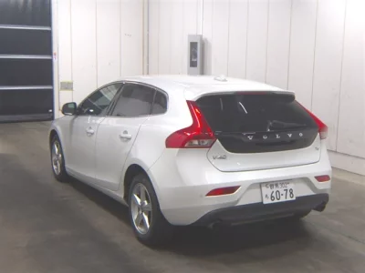Volvo V40  с аукциона в Японии