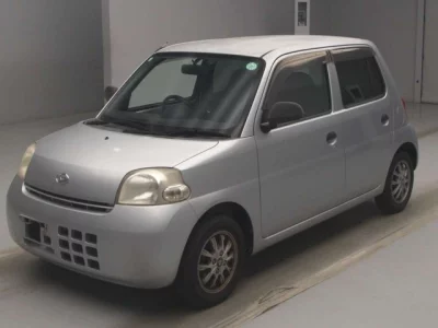 Daihatsu Esse