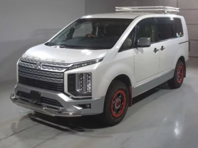 Mitsubishi Delica D:5