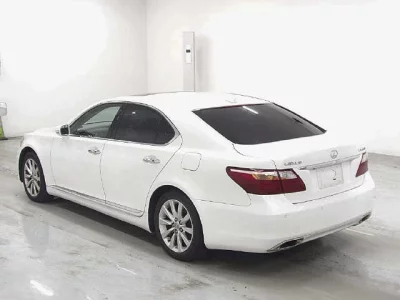 Lexus LS460L
