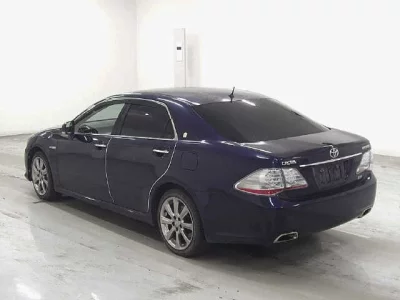 Toyota CROWN  с аукциона в Японии