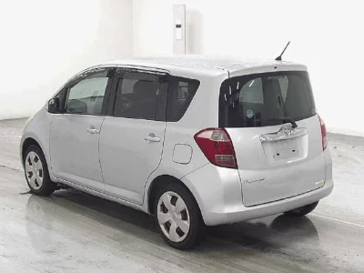 Toyota RACTIS  с аукциона в Японии