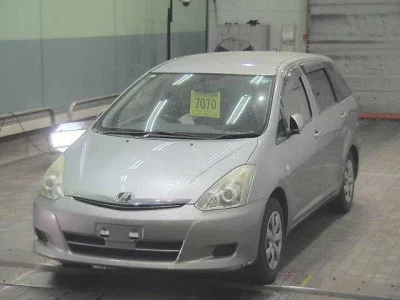 Toyota WISH  с аукциона в Японии