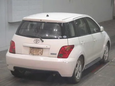 Toyota IST  с аукциона в Японии