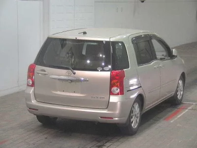 Toyota RAUM  с аукциона в Японии