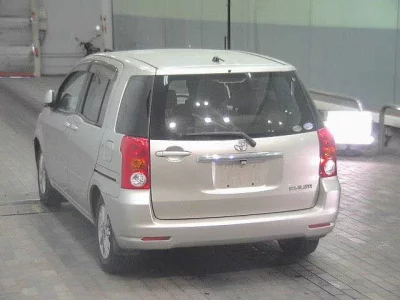 Toyota RAUM  с аукциона в Японии