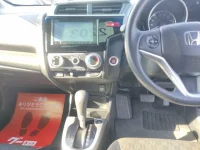 Honda FIT лот № 2203 оценка 3.5  с аукциона в Японии 4